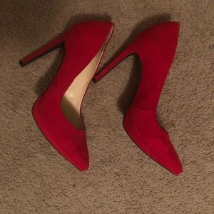 Jessica Simpson Red pumps
